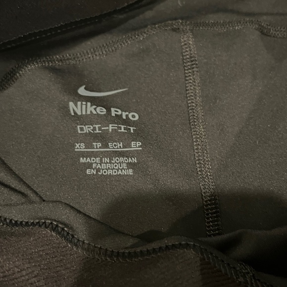 Nike  PRO Women's Black Athletic Shorts size XS - Picture 3 of 5
